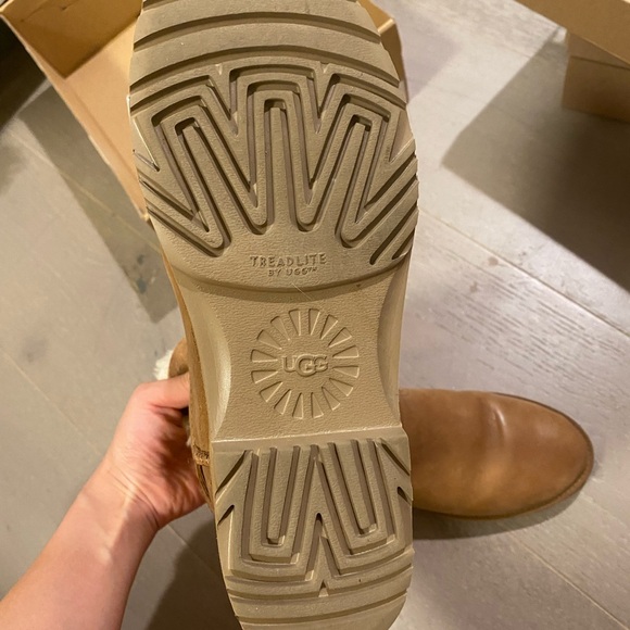 UGG ROMELY BUCKLE LEATHER SUEDE/ SHEEPSKIN BOOTS, WOMEN US 7.5 chestnut - Picture 6 of 6